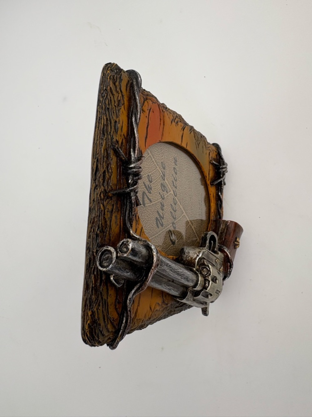 Western Revolver Picture Frame - Oval for 4x6 Photo - Picture 9 of 11